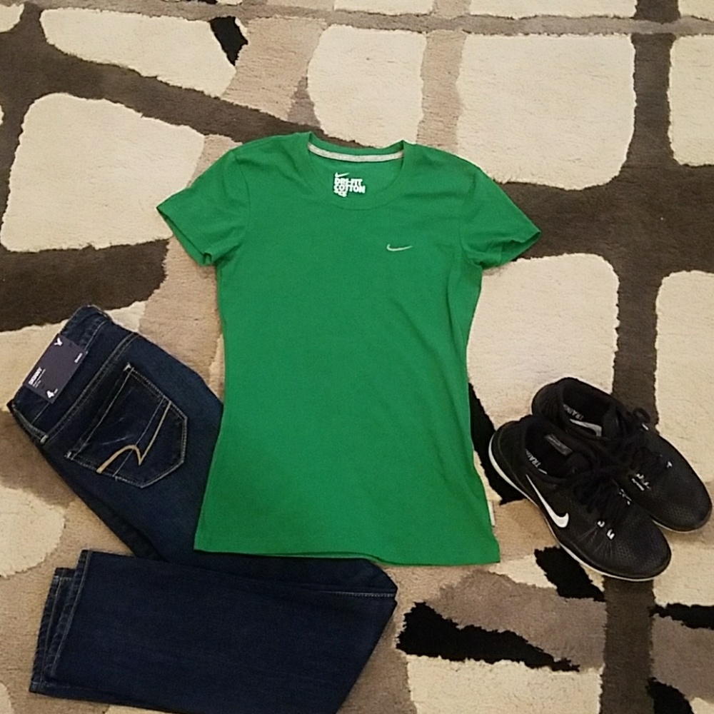 Nike comfy T